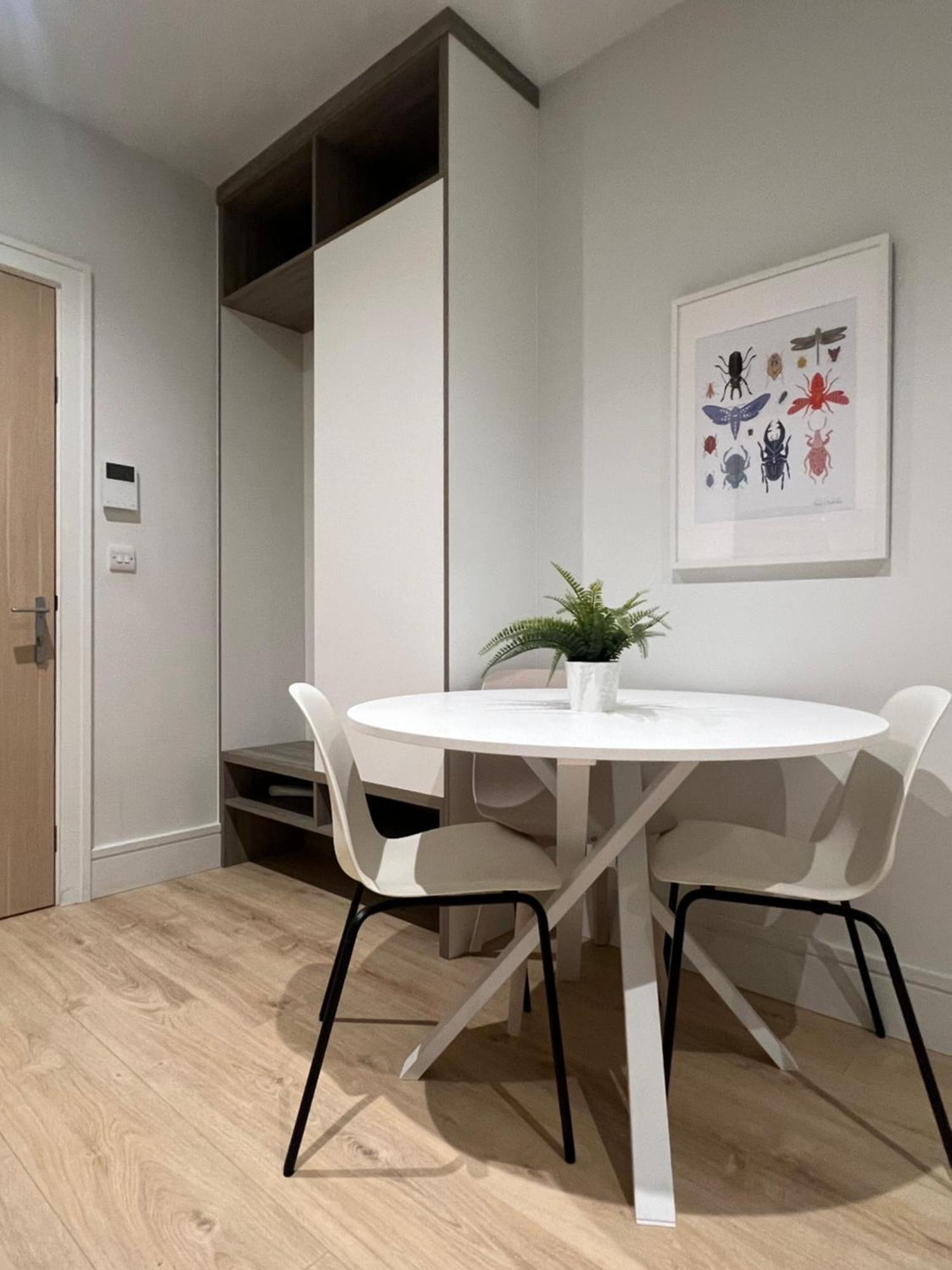 London Heathrow Airport Apartment Voyager House Terminal 12345 - Ev Electric And Parking Available! Hillingdon Exterior photo