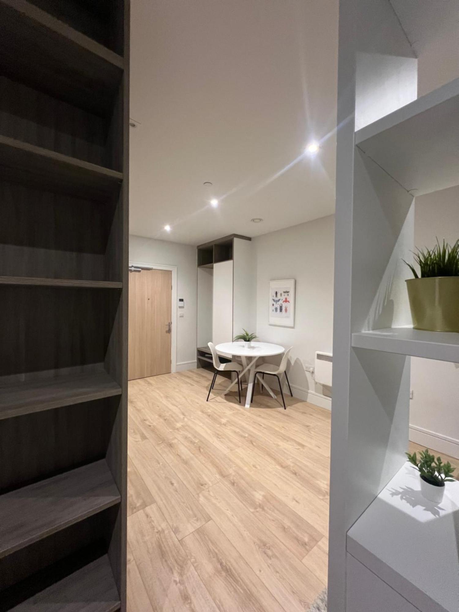 London Heathrow Airport Apartment Voyager House Terminal 12345 - Ev Electric And Parking Available! Hillingdon Exterior photo